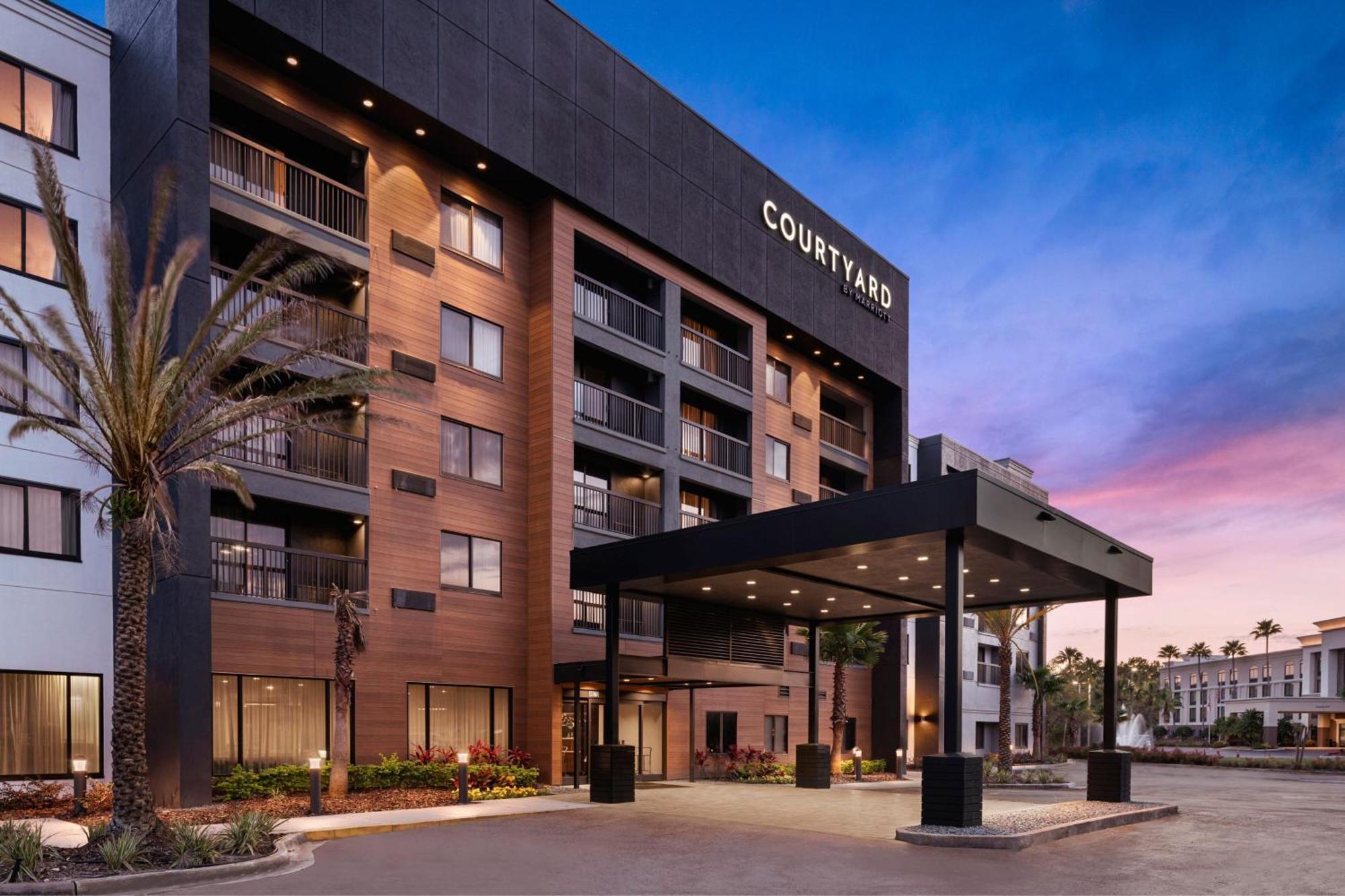Courtyard Butler Boulevard 3*