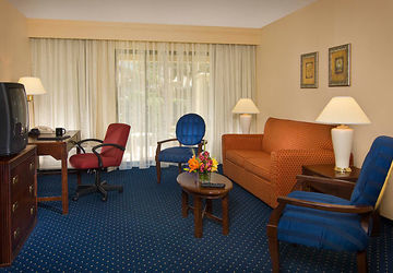 Hotel Courtyard Butler Boulevard 3*