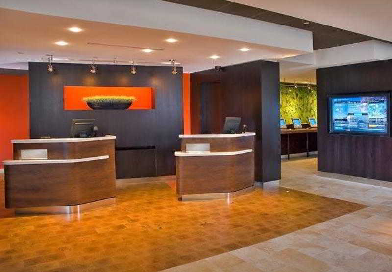 Hotel Courtyard Butler Boulevard 3*